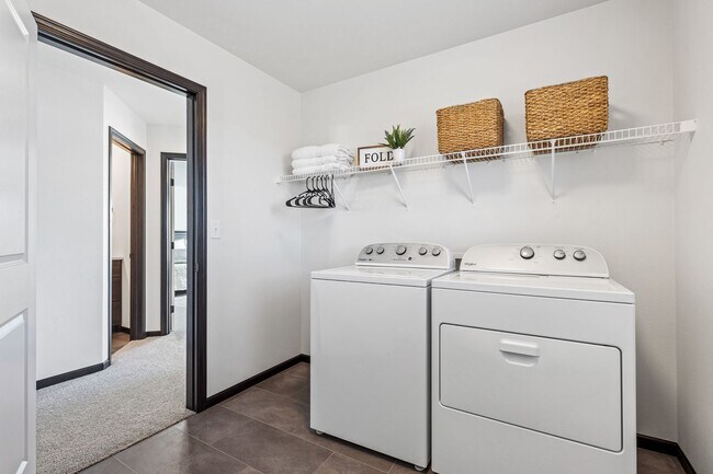 Building Photo - 4-bedroom, 3-bathroom South Fargo Single-F...