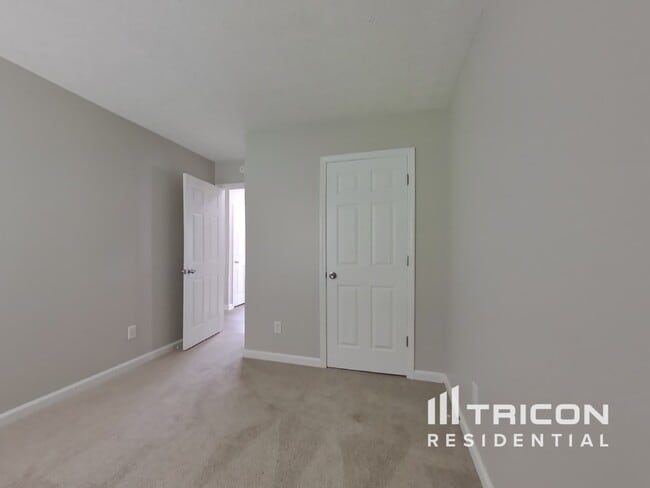Building Photo - 6526 Revena Ct
