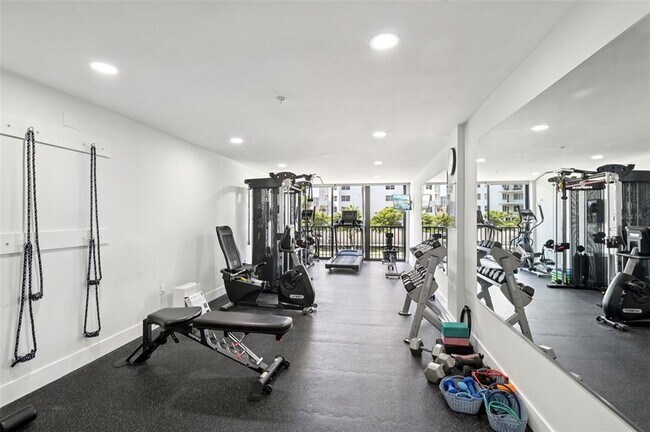 Building Photo - 11 Sunset Dr