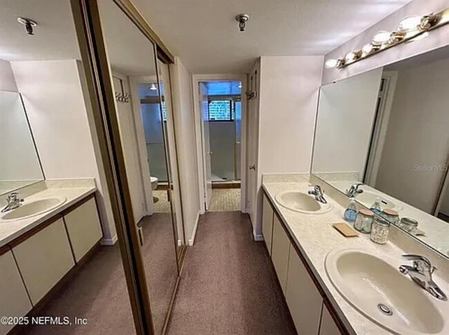 Building Photo - 1162 Carmel Cir