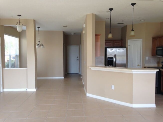 Building Photo - 6468 S Goldenrod Rd