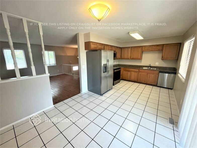 Building Photo - 1597 S Uvalda St