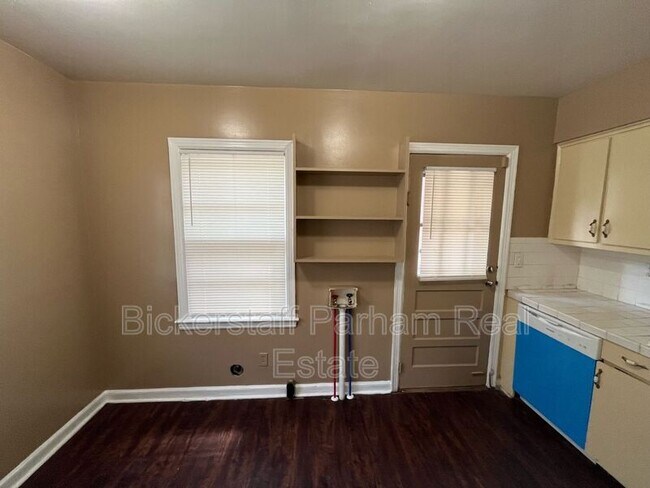Building Photo - 2911 Gardenia St