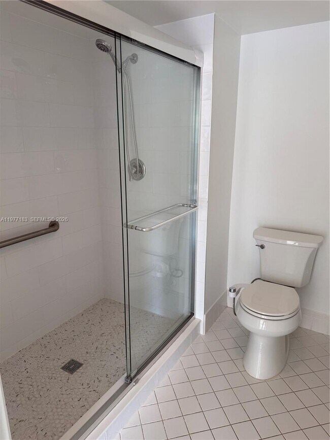 Building Photo - 550 SW 137th Ave