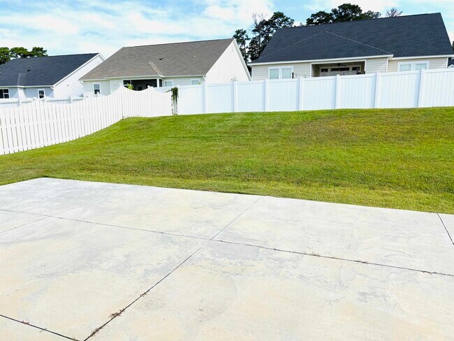 Building Photo - 2506 Blue Ridge Dr