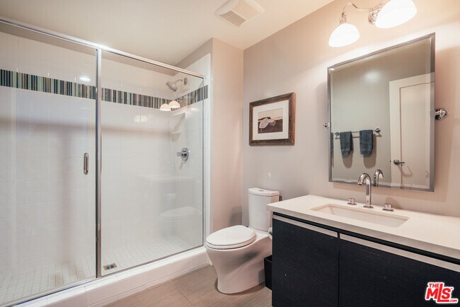 Building Photo - 310 Washington Blvd