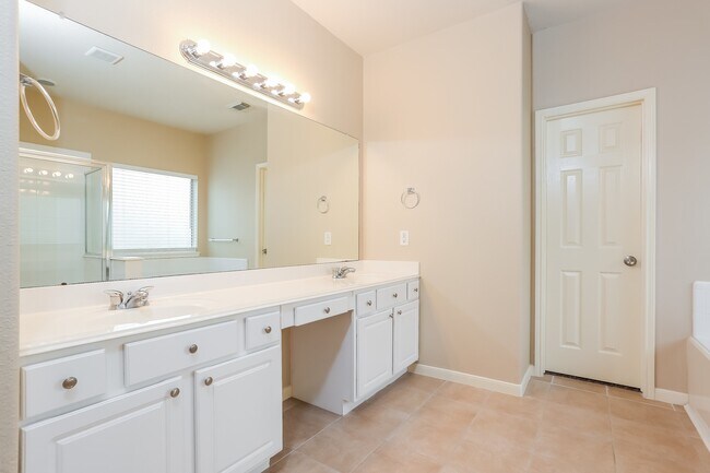 Building Photo - 18210 Olive Tree Ct