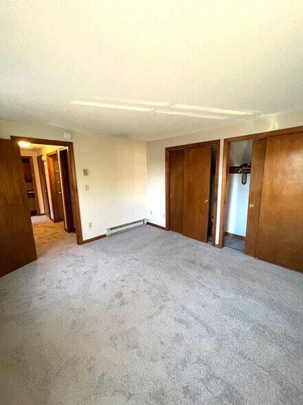 Building Photo - 33 King Philip Rd
