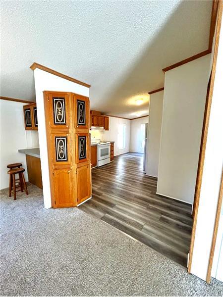 Building Photo - 398 Township Rd 344