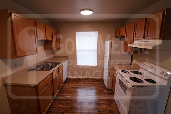 Building Photo - 1101 Horizon Dr