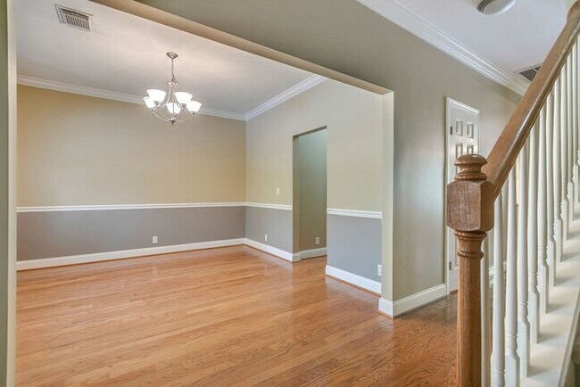 Building Photo - 832 Pisgah Park