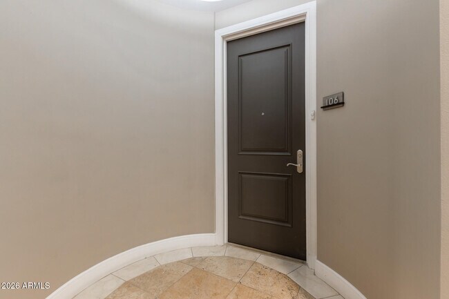 Building Photo - 2211 E Camelback Rd