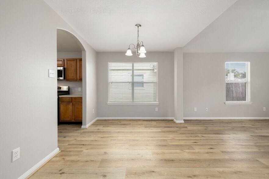 Building Photo - 6002 Fergis Dr