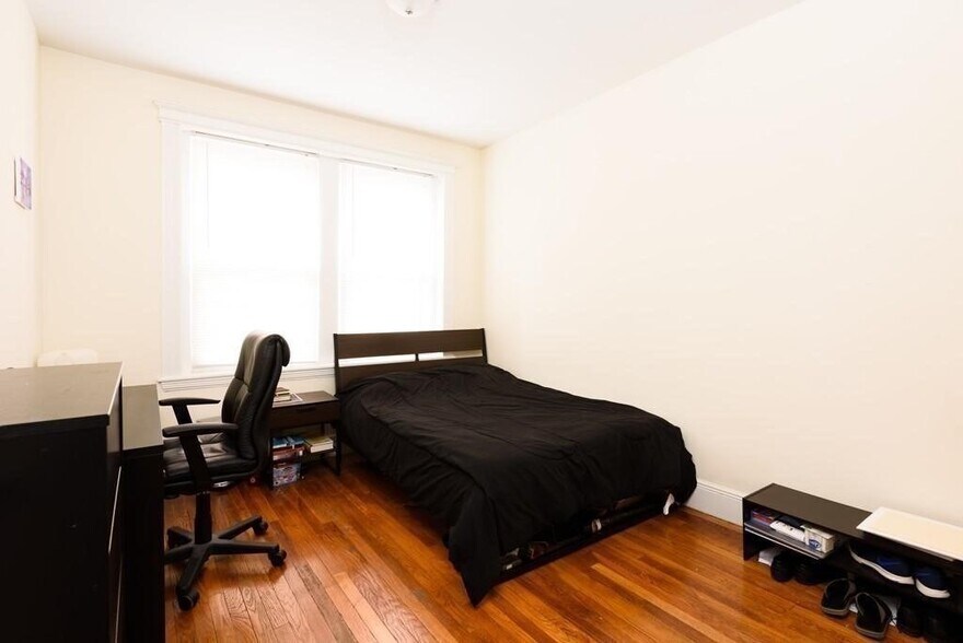 Building Photo - 333 Harvard St