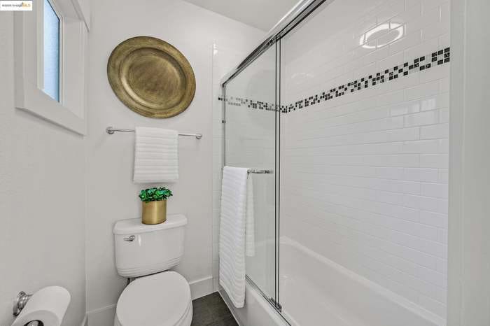 Building Photo - 1146 Masonic Ave