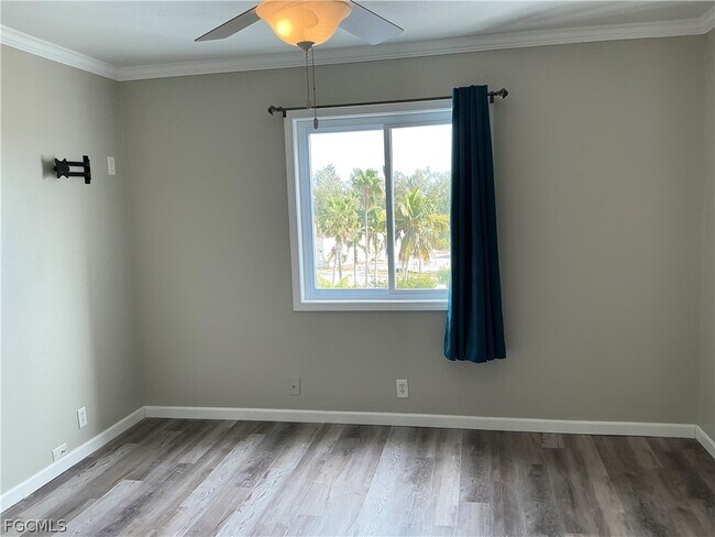 Building Photo - 2885 Palm Beach Blvd