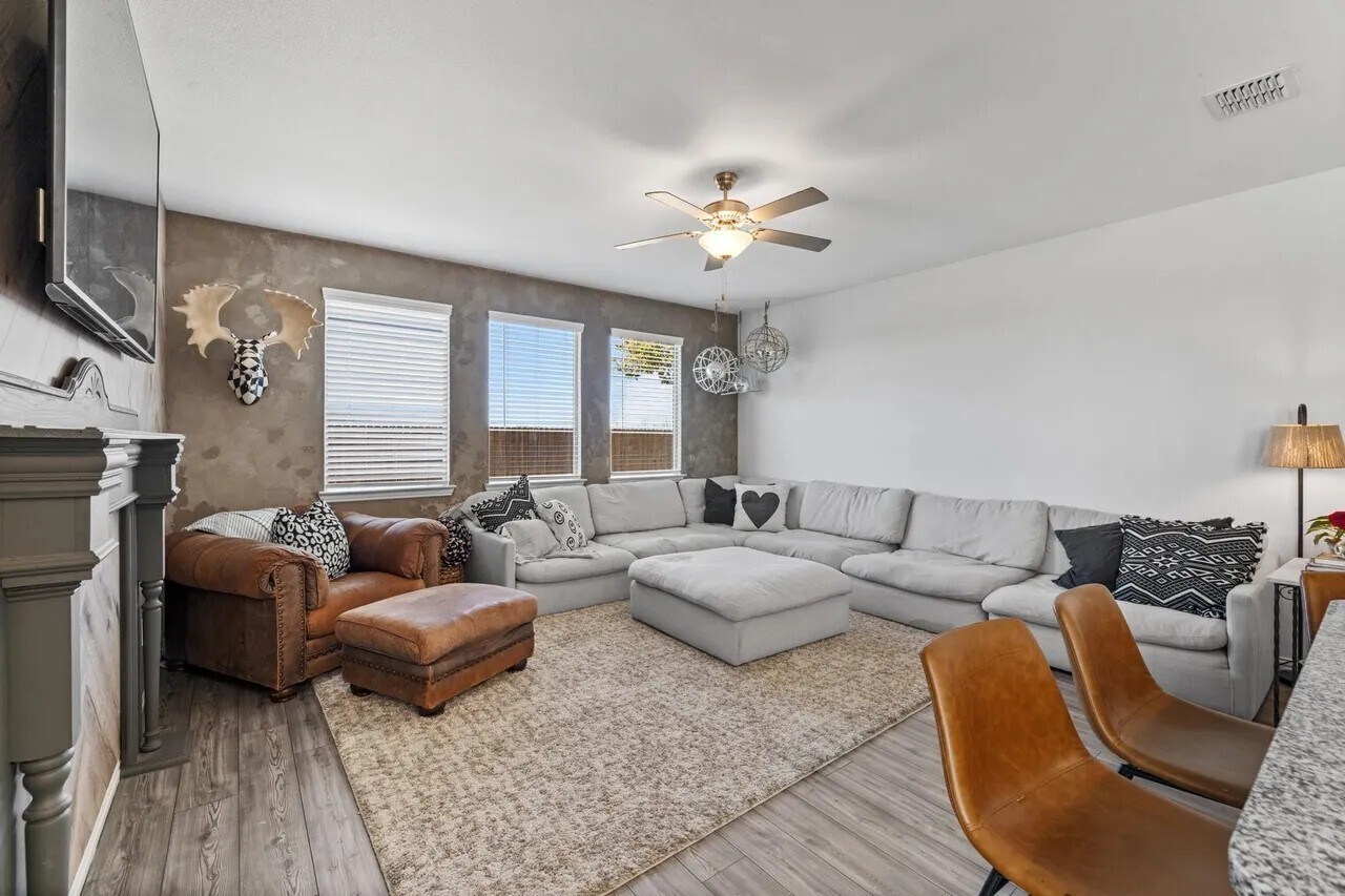 Building Photo - 7101 Crepe Myrtle Ave