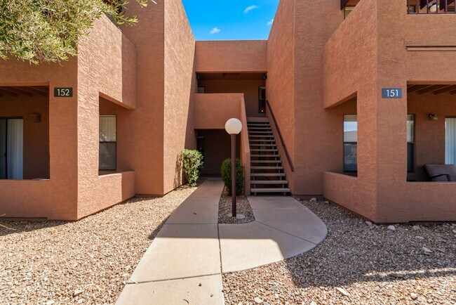 Building Photo - Beautiful 2-bedroom, 2-bath condo in the highly desirable Quail Run community!