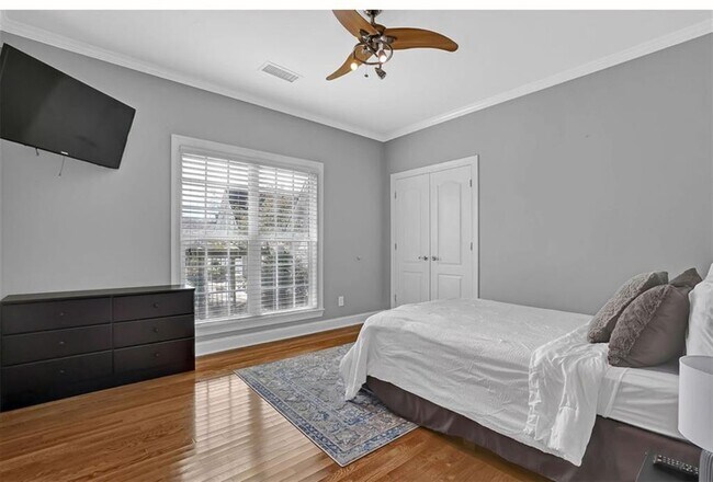 Building Photo - 110 Stanley Oaks Pl