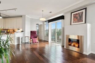 Building Photo - 10184 Park Meadows Dr