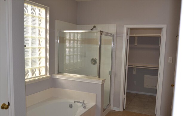 Building Photo - 22755 Cascade Springs Dr