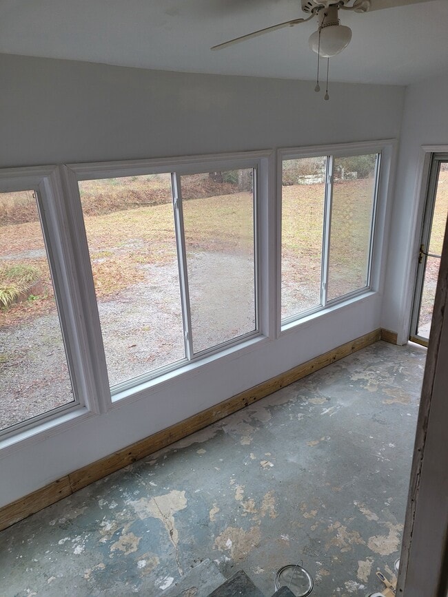 Covered porch - 208 Nunnally Ave