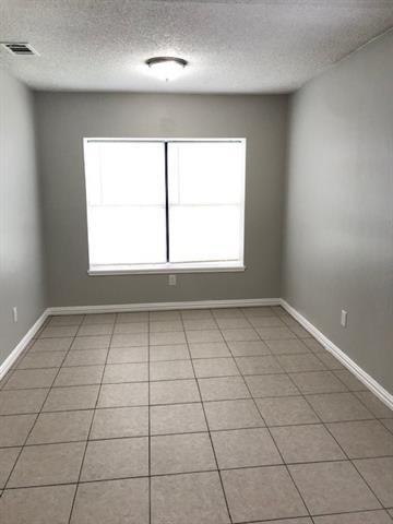 Building Photo - 3424 Cambridge Dr