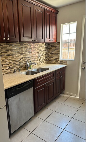 Building Photo - 3171 Luna Ave