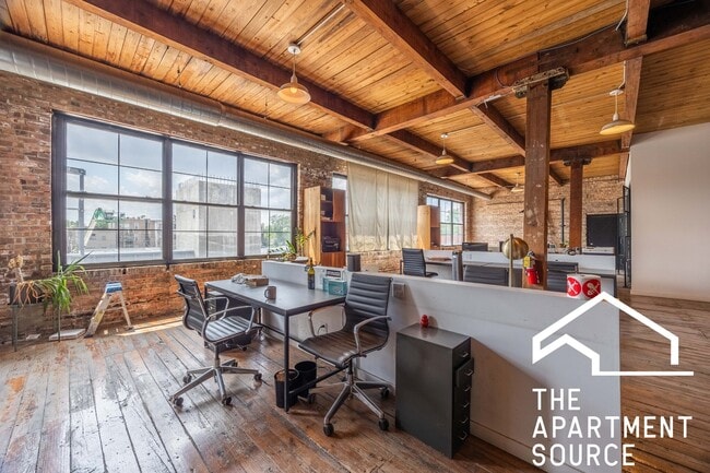 Building Photo - 3124 W Carroll Ave