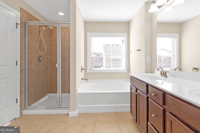 Building Photo - 836 Ivy Vine Way