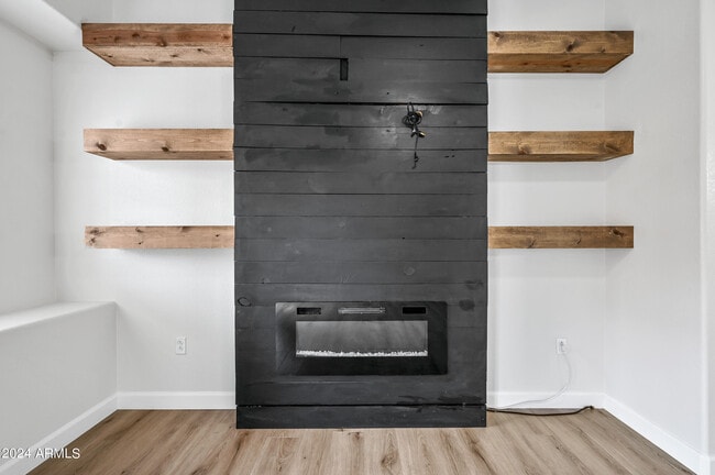 Building Photo - 2150 W Alameda Rd