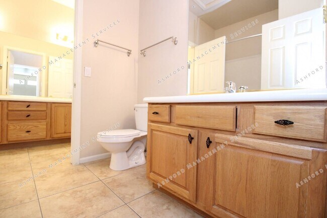 Building Photo - BEAUTIFUL 4 BEDROOM + LOFT ON CULDESAC WITH POOL/SPA