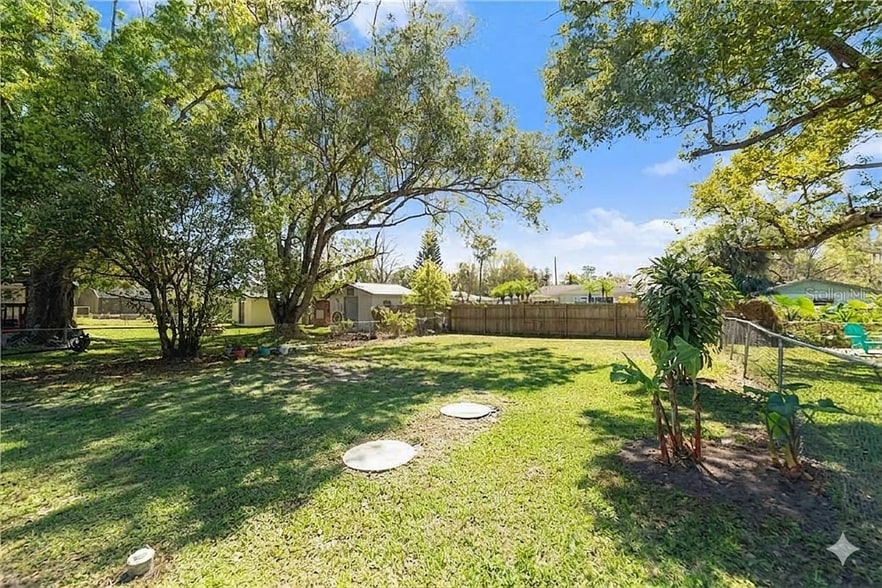 Fenced Backyard - 636 Seminole Ave