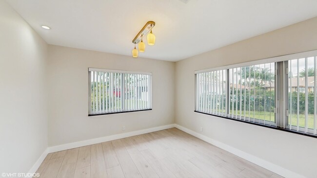 Building Photo - 221 Sudbury Dr