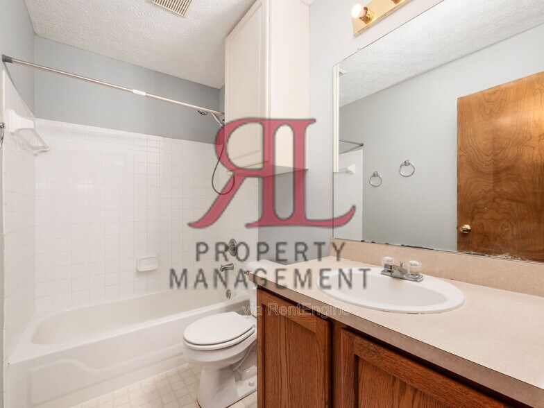 Building Photo - 9326 Tahoma St