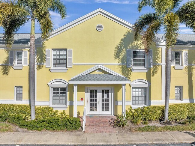 Building Photo - 4728 Beach Dr SE