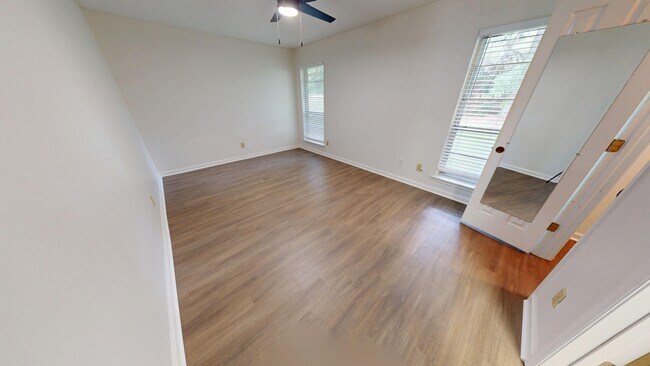 Building Photo - 1212 Hillman St