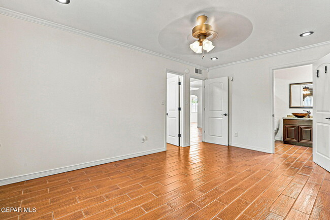 Building Photo - 6340 Modesta St