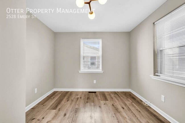 Building Photo - 2528 Emery St