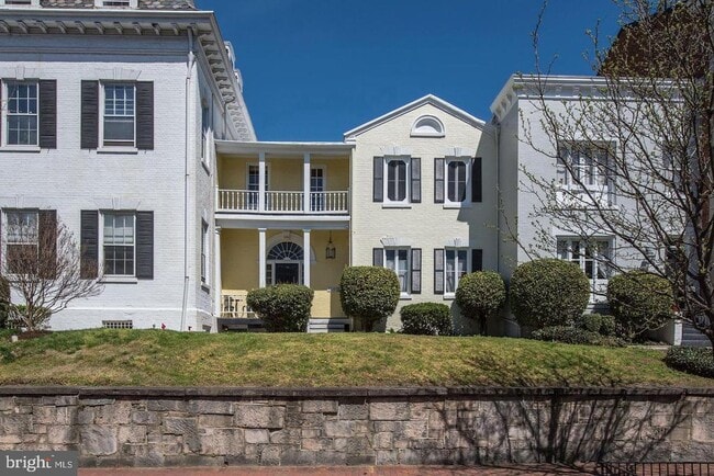 Primary Photo - 3239 N St NW