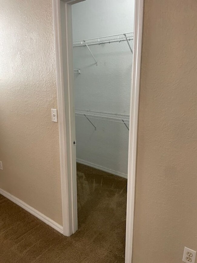 Building Photo - The Greens - 4221