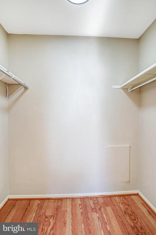 Building Photo - 9930 Brookridge Ct