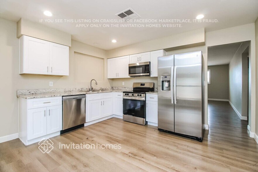 Building Photo - 12214 N Escobar Way