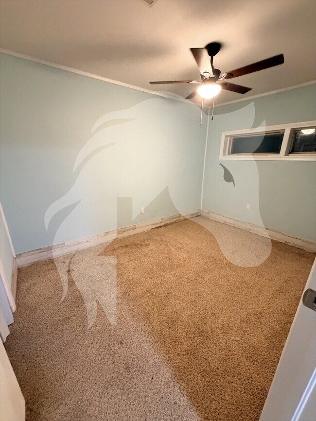 Building Photo - "Charming 4-Bedroom Home with Spacious Living at 840 North Windemere Drive, Moore, OK!"