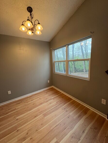 Building Photo - 1307 Greenwich Dr