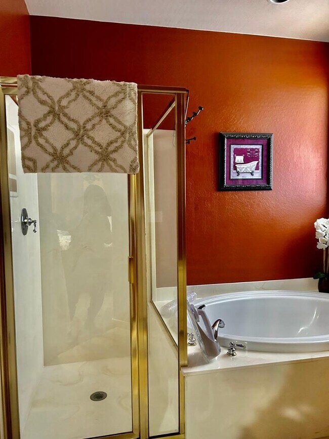 Building Photo - 1040 Crown Ridge Rd