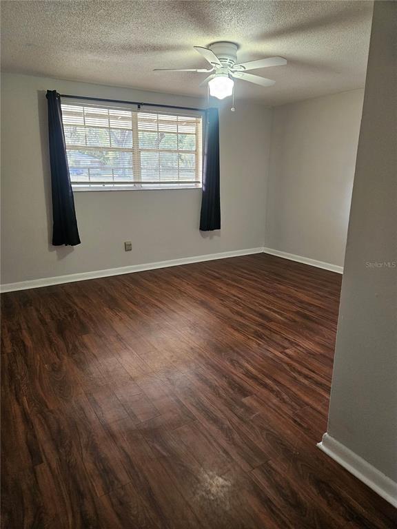 Building Photo - 5309 Oakwood Ct