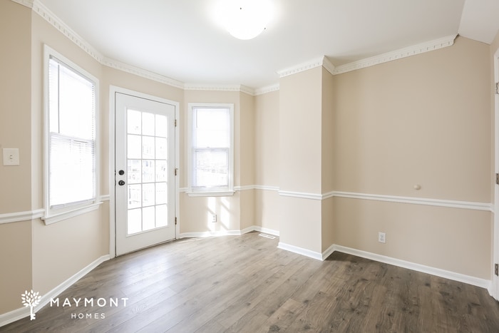 Building Photo - 602 Creek Dr