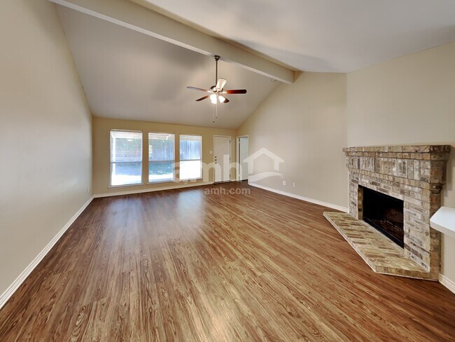 Building Photo - 737 Oak Dale Ave