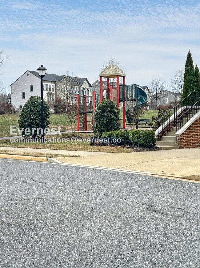 Building Photo - 43 Shepherds Hook Way